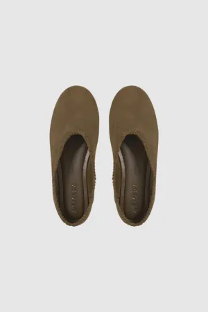 A Emery Park Flat in Hazel Suede