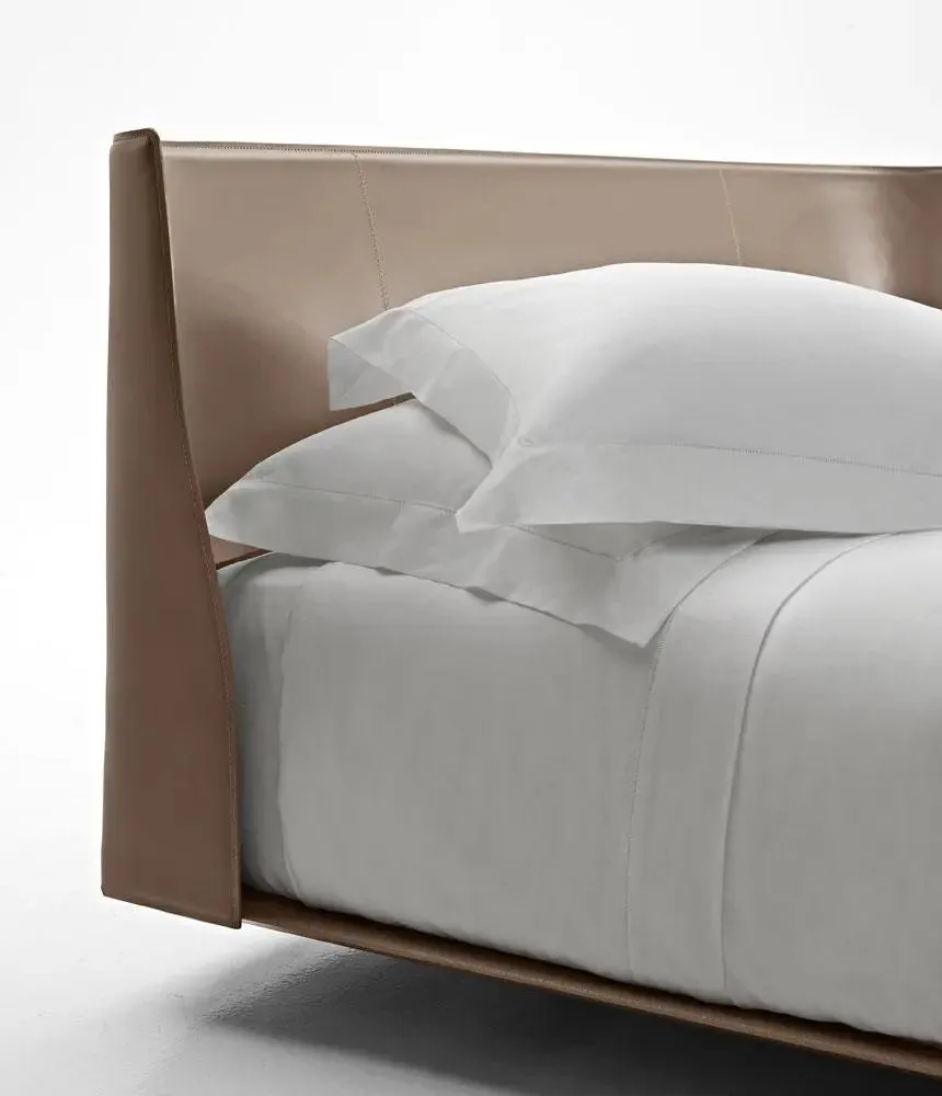Alys - Bed