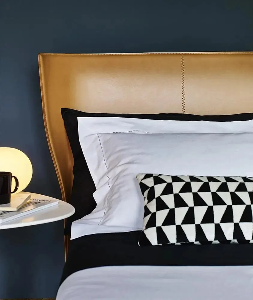 Alys - Bed