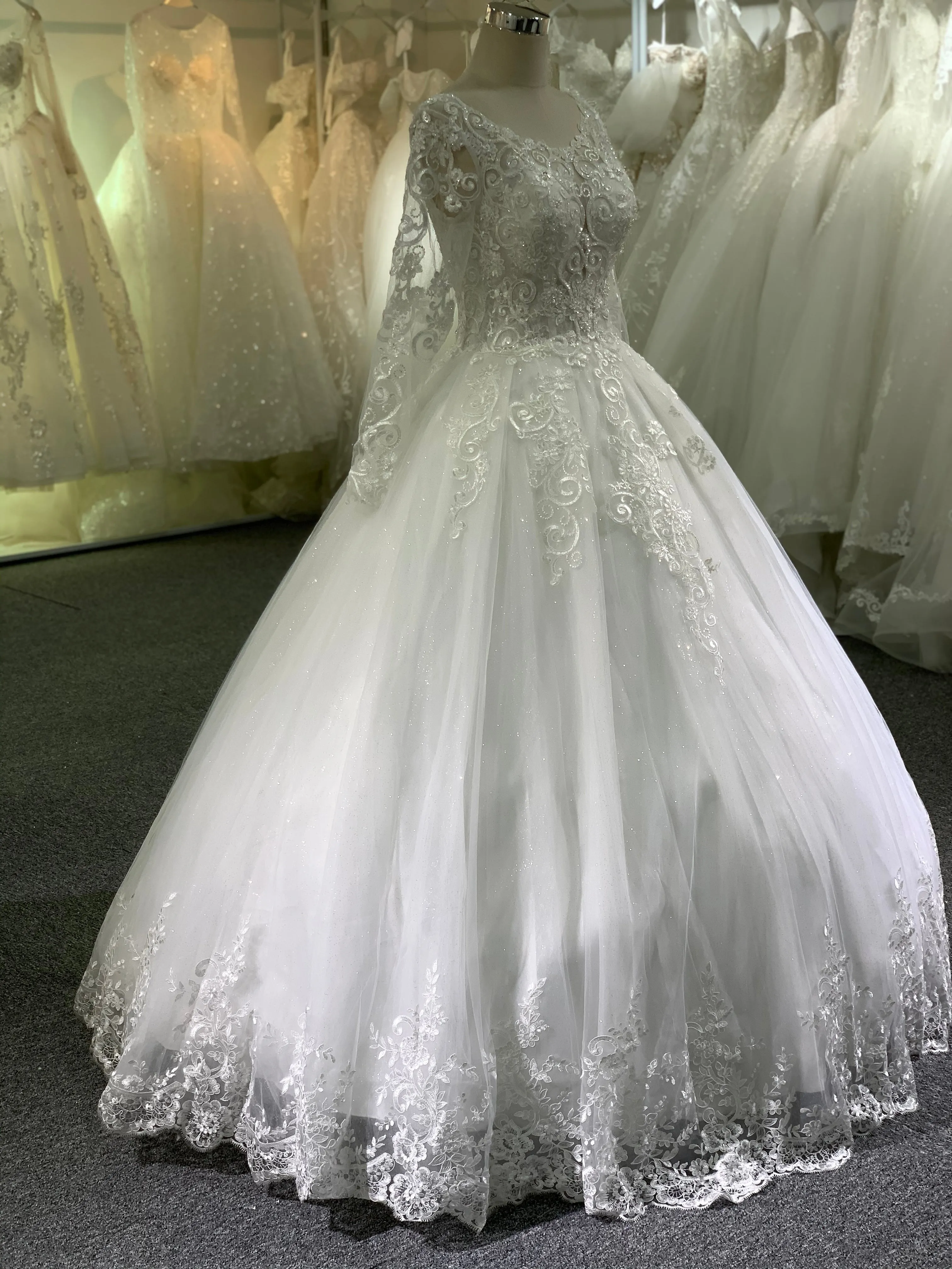 BYG beautiful long sleeves wedding dress