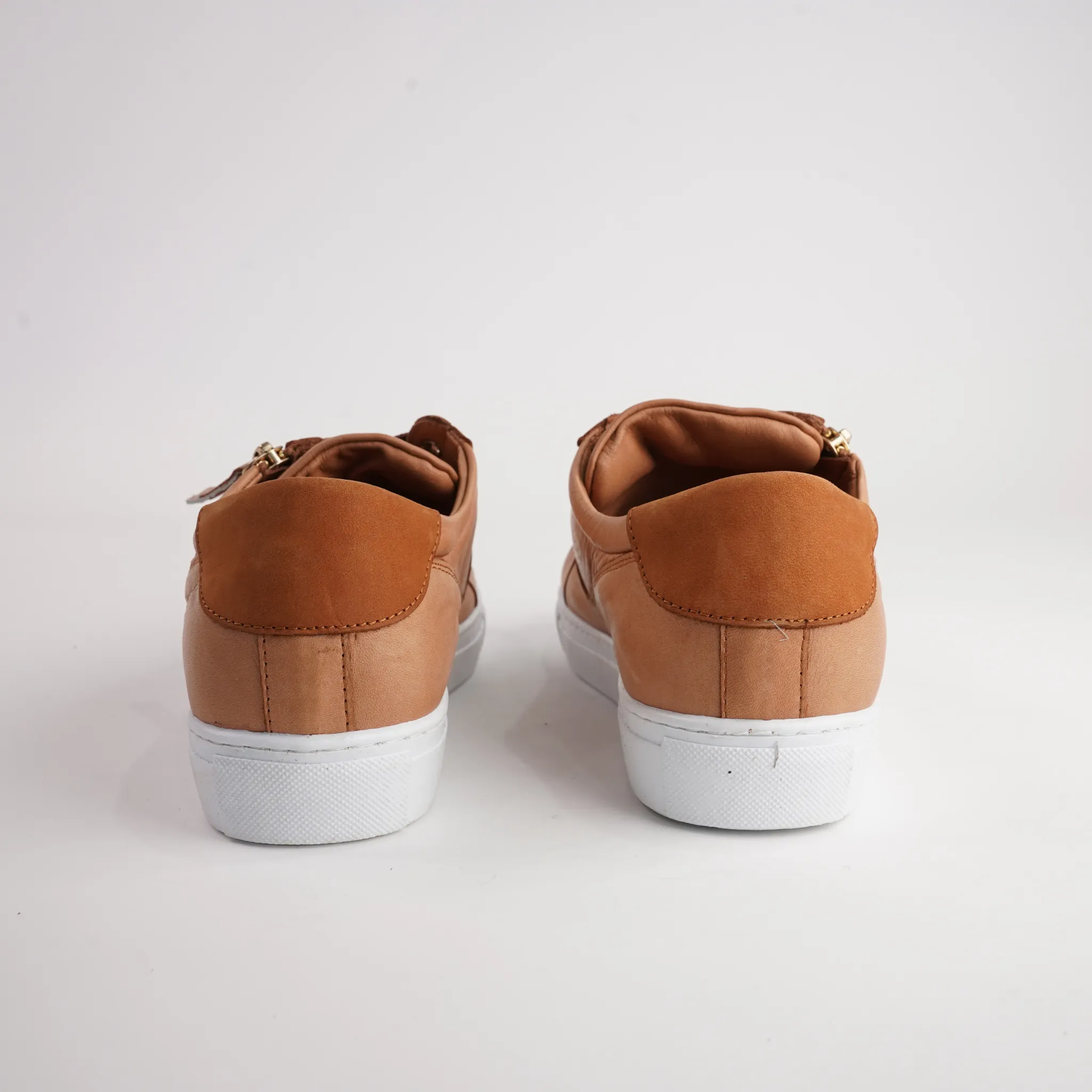 EG520 Tan Leather Sneakers