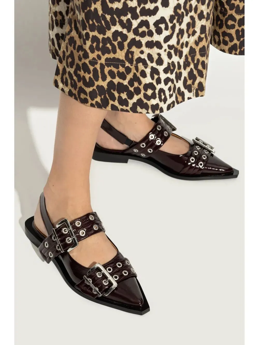 Feminine Buckle Ballerina