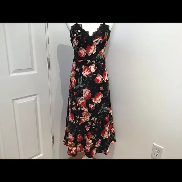 FOXIEDOX ANTHRO NWT Floral black midi dress Sz S