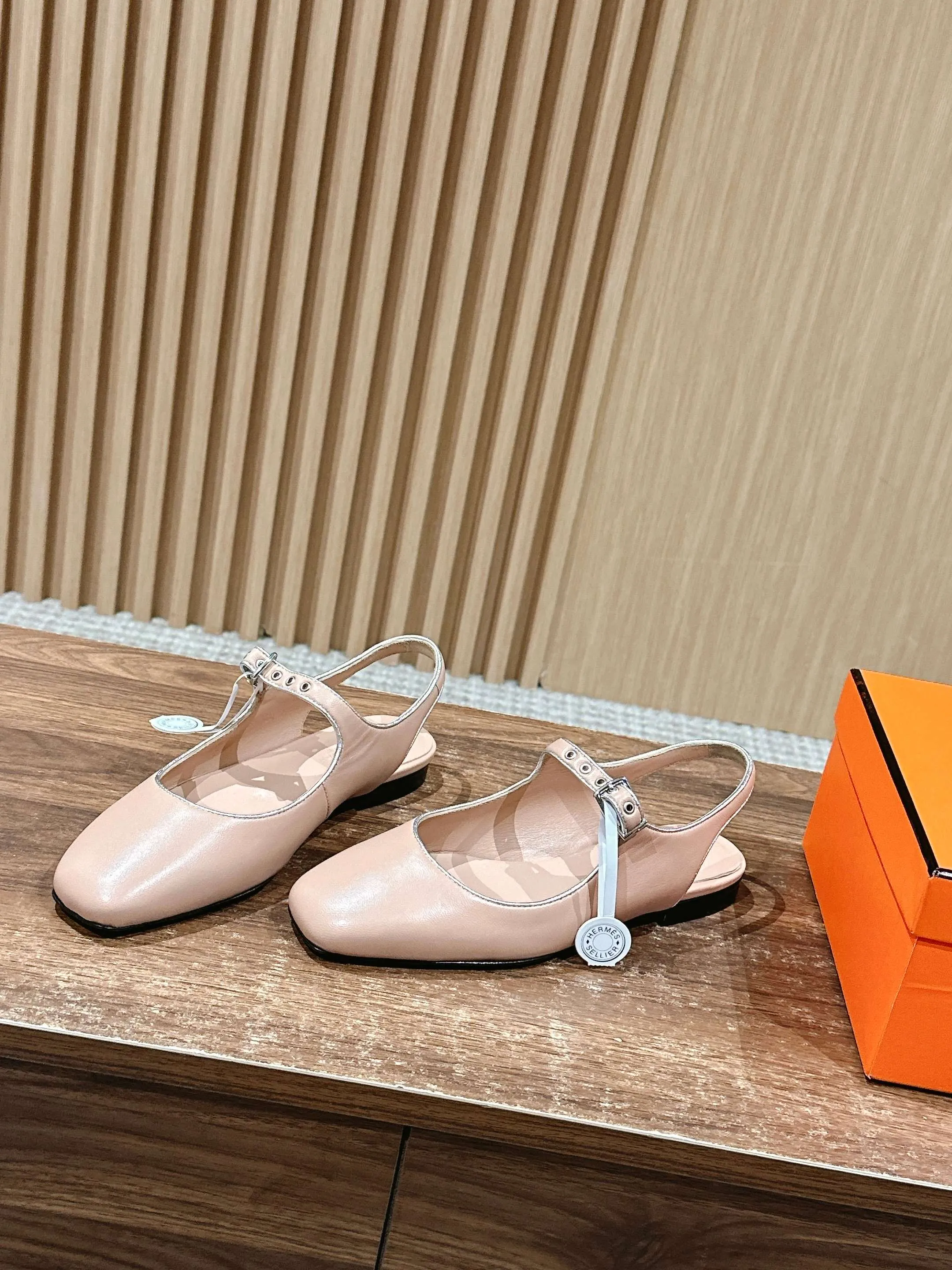 H Ballet Flats