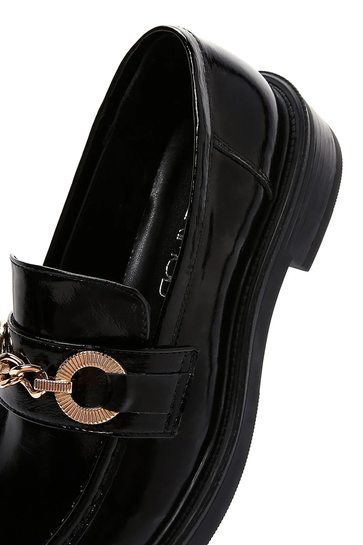 Kadın Siyah Zincir Detaylı Deri Maskülen Loafer
