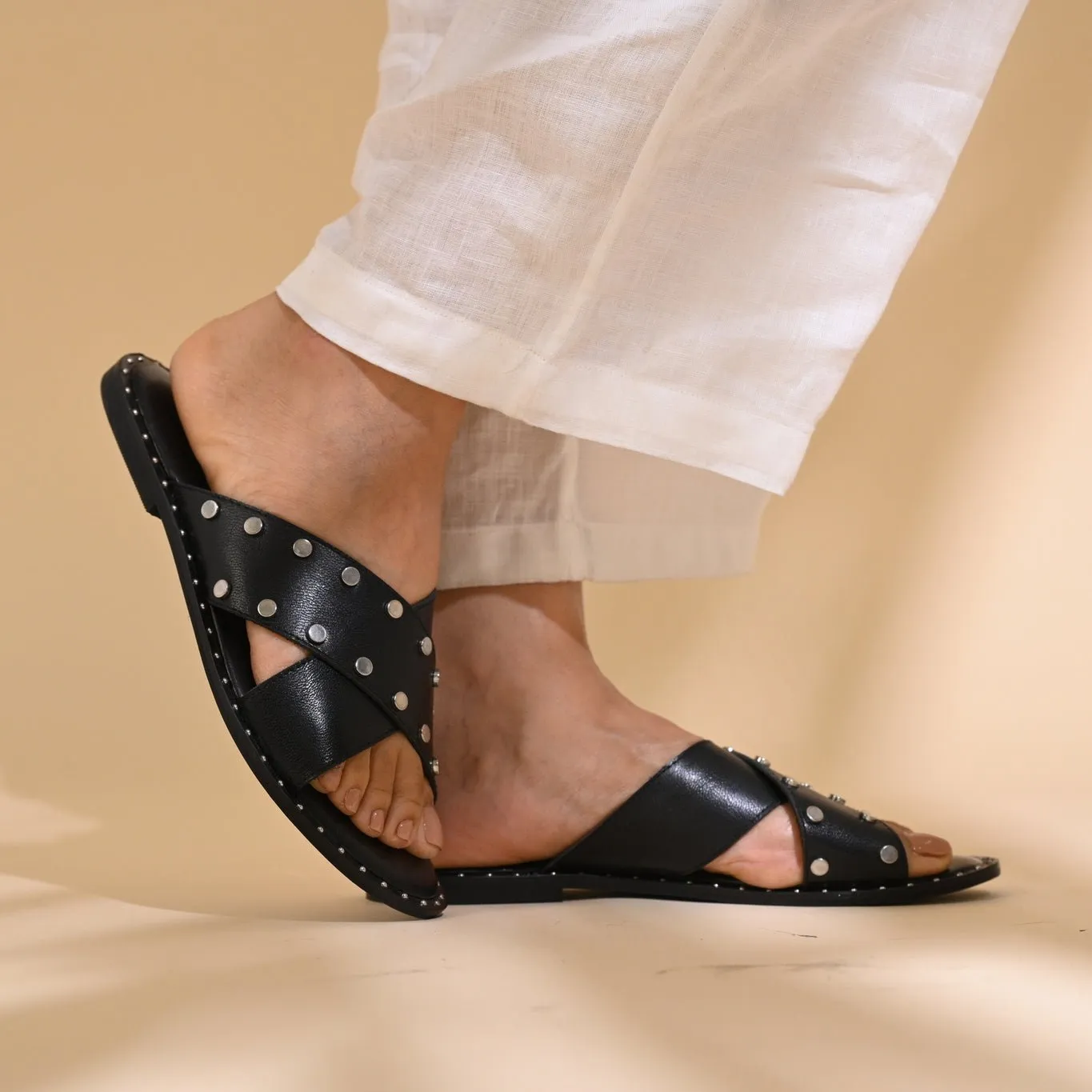 Marlborough Rivet - Black