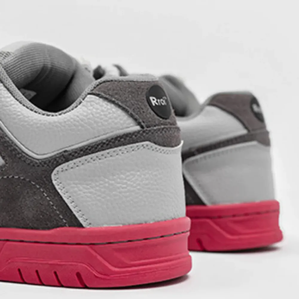 “Spikes”Shoes
