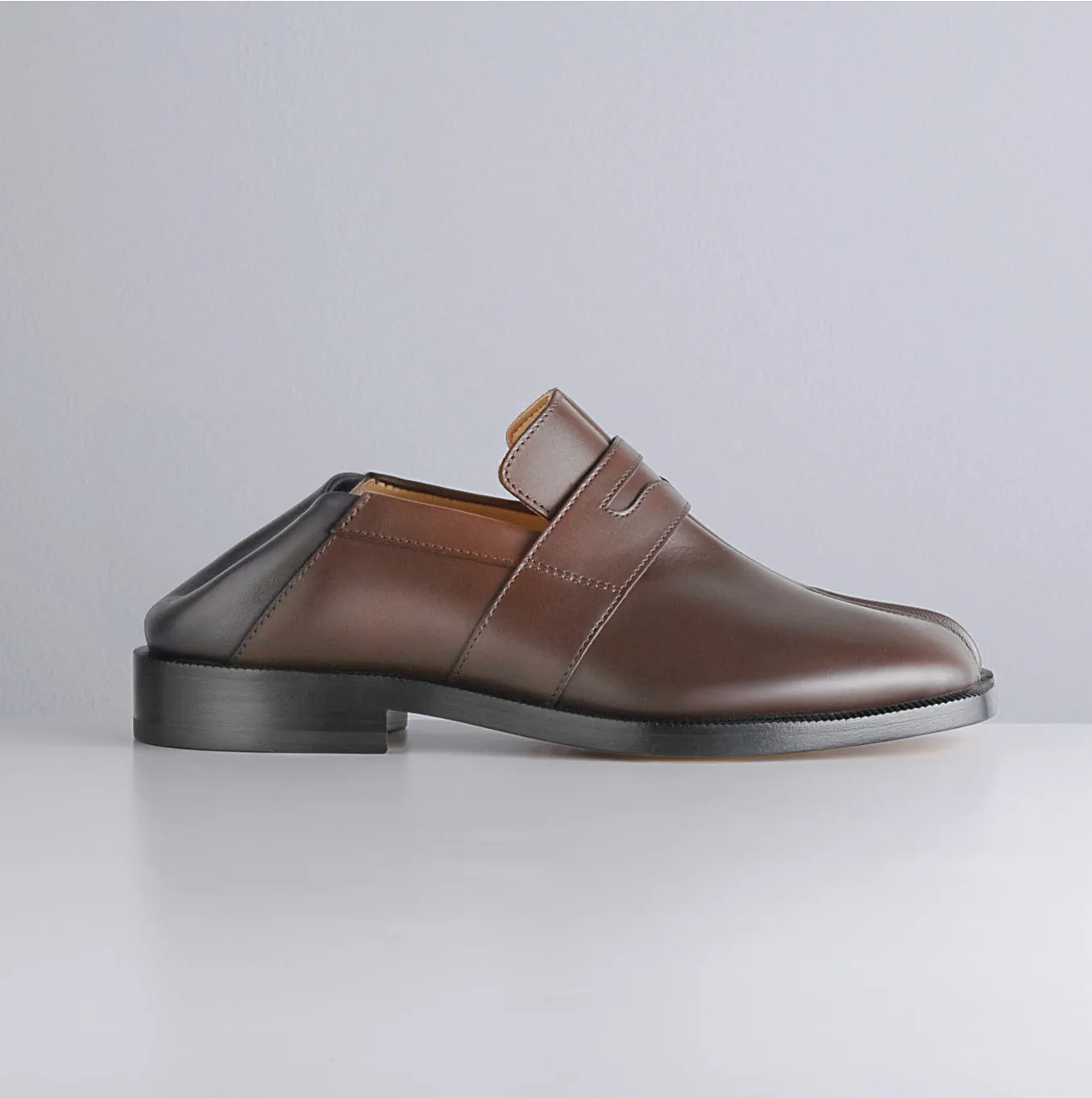 TABI LOAFER