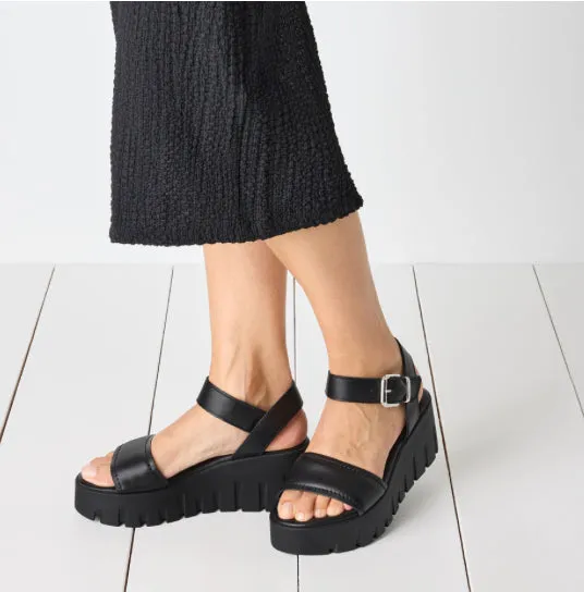 Tamaris - 28712 Black Ripple Sandal
