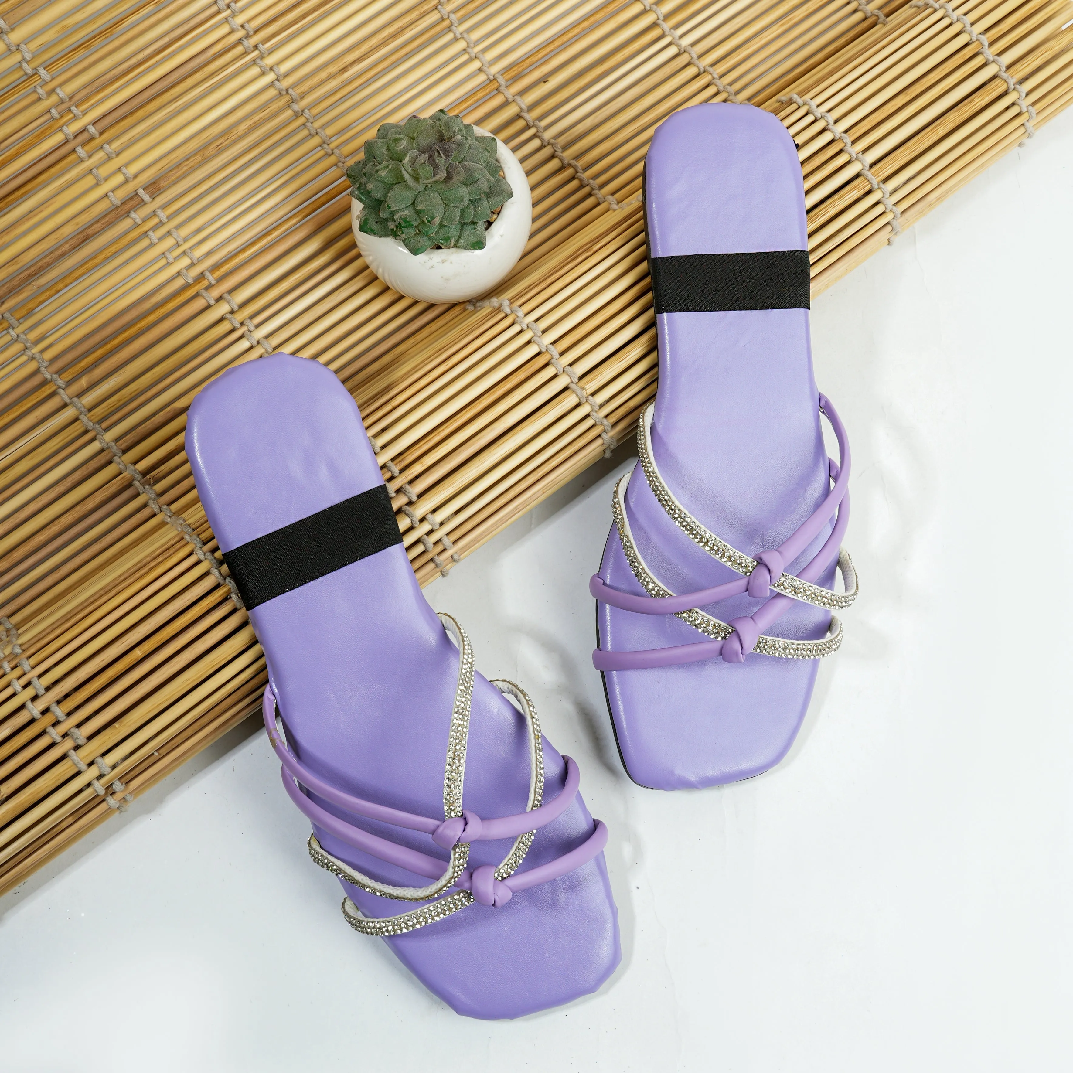 Twist Charm Sandals - Light Purple