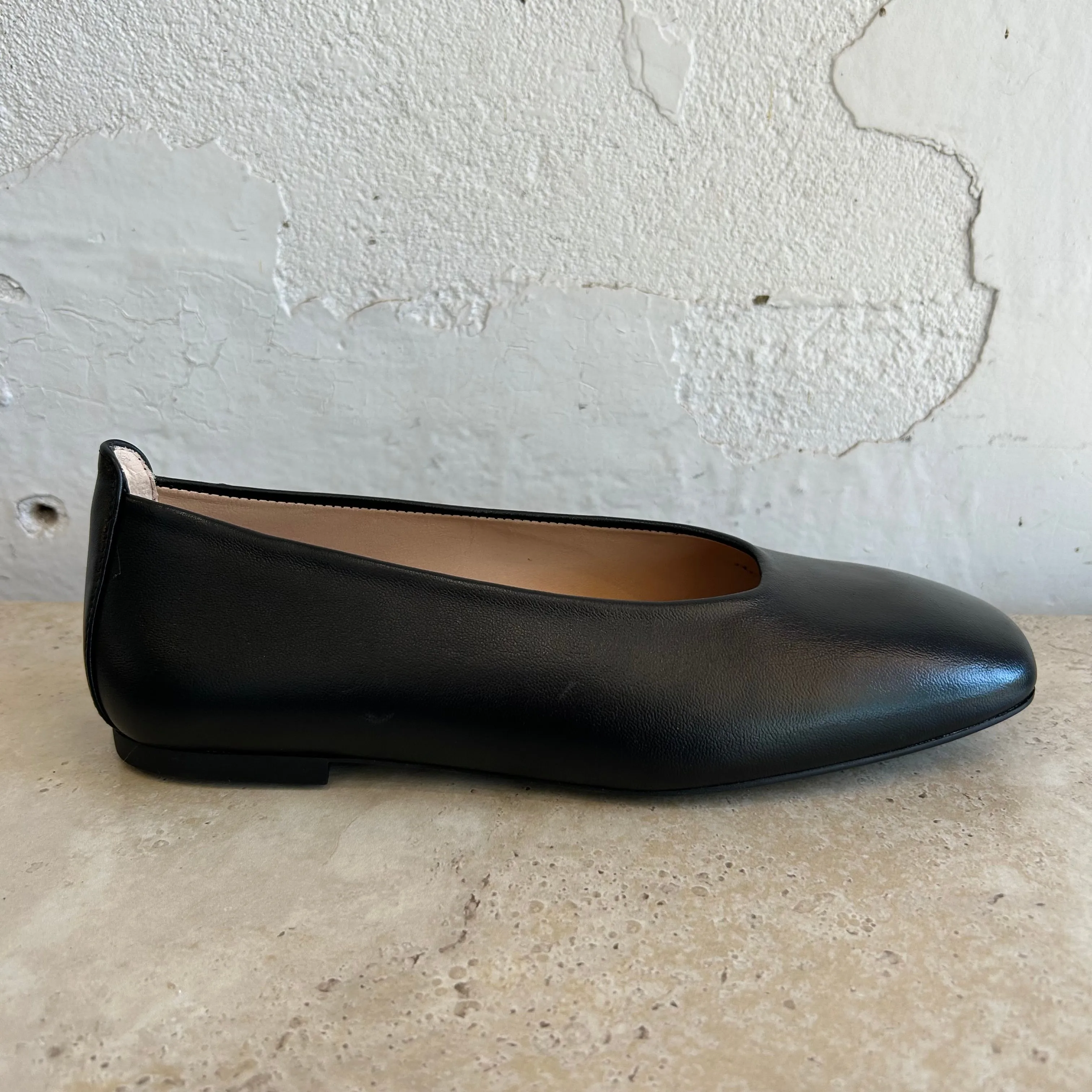 Unisa Bakus Black