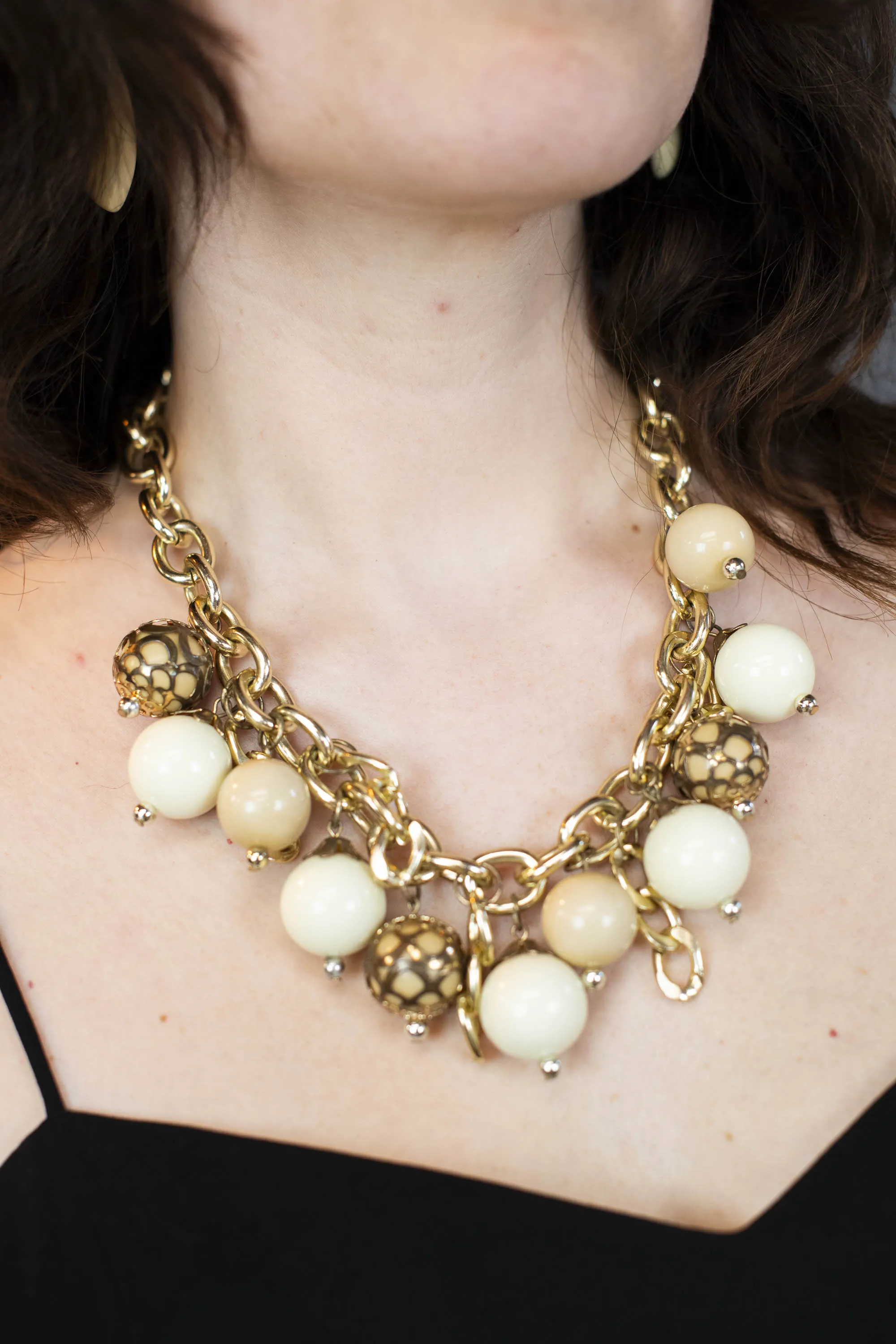 Vintage Chunky Gold Chain Bauble Necklace
