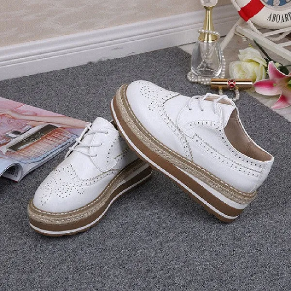 Women Creepers Platform Shoes Patent Leather Oxfords Spring Flats Casual Lace-Up Women Brogue Shoes 3D07