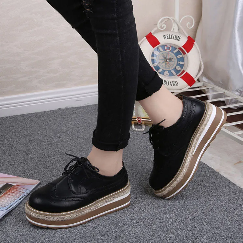 Women Creepers Platform Shoes Patent Leather Oxfords Spring Flats Casual Lace-Up Women Brogue Shoes 3D07