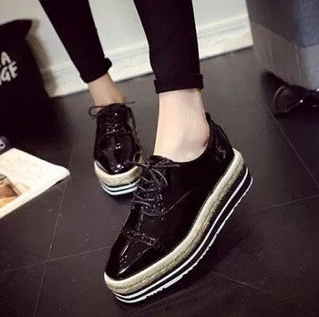 Women Creepers Platform Shoes Patent Leather Oxfords Spring Flats Casual Lace-Up Women Brogue Shoes 3D07