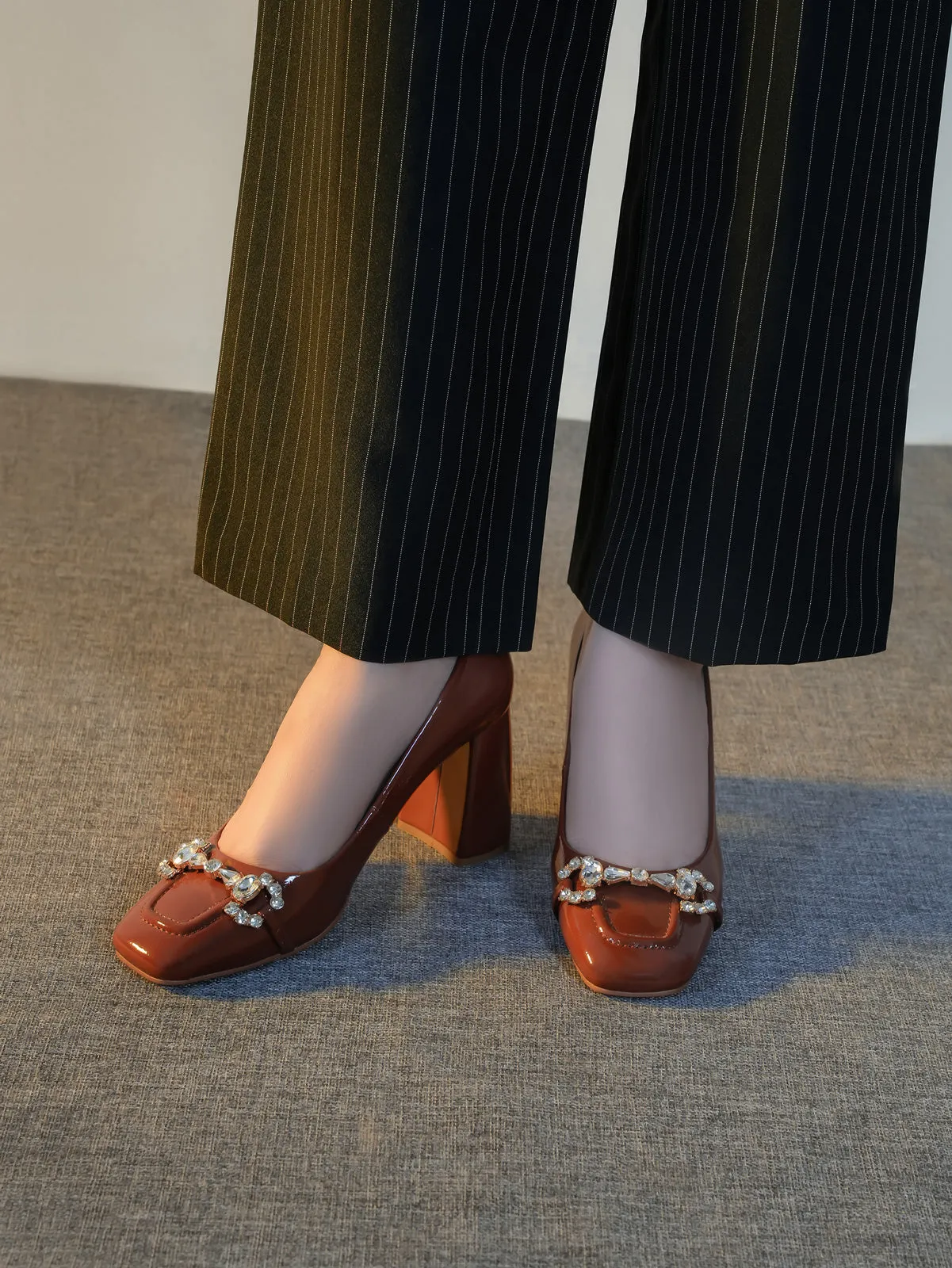 Women "HINATA" Formal Comfort Courts
